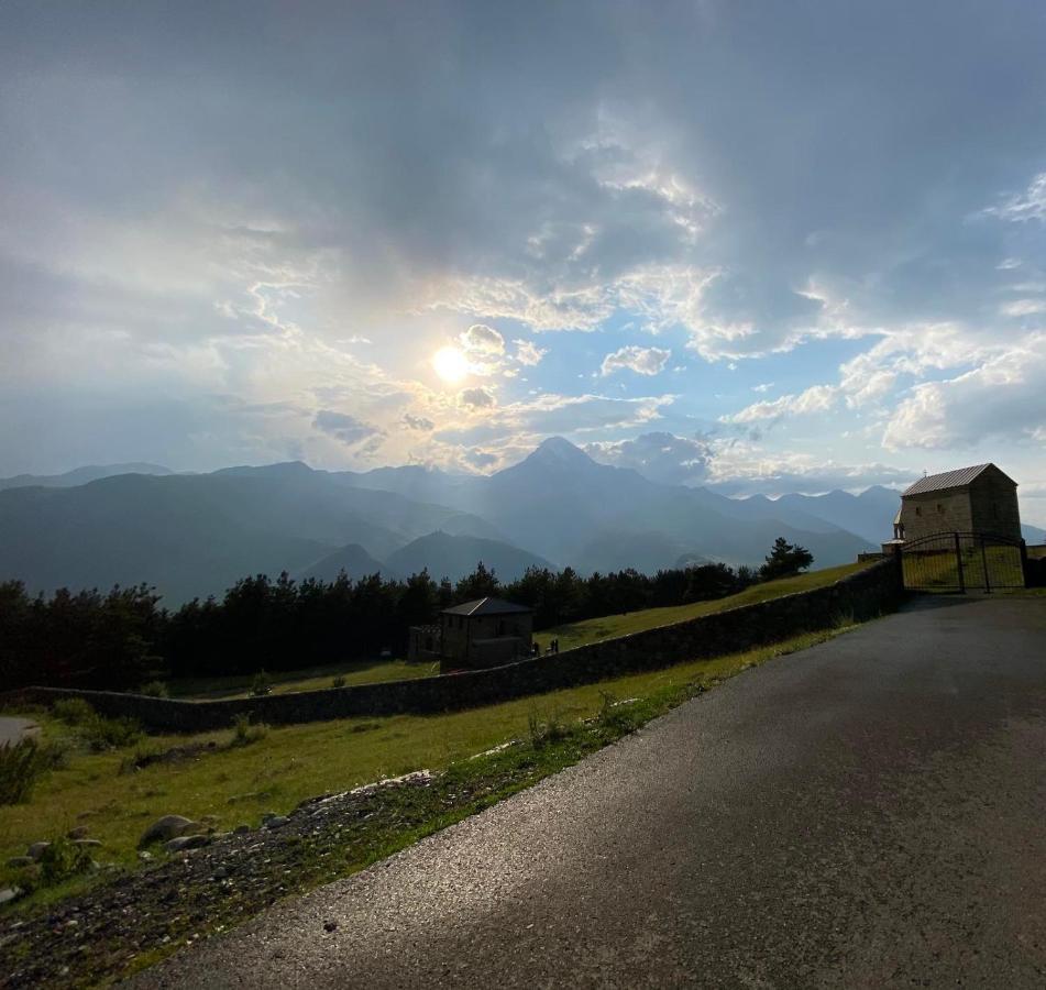 Dato Khetaguri Apartment Kazbegi Exterior foto